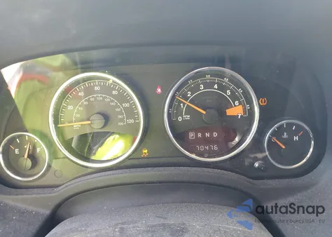 2016 Jeep Compass Latitude z USA, uszkodzony, nr VIN 1C4NJCEA7GD792625